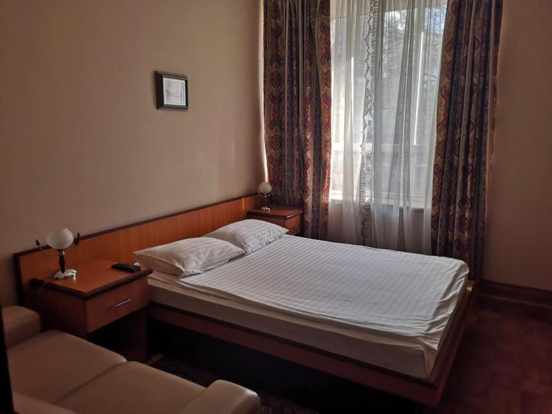 Room #129037510 image 2