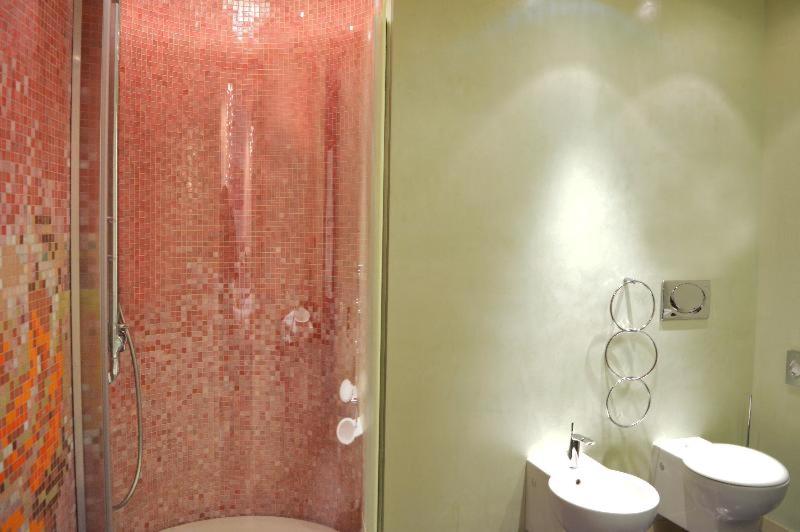 Room #2927740 image 3