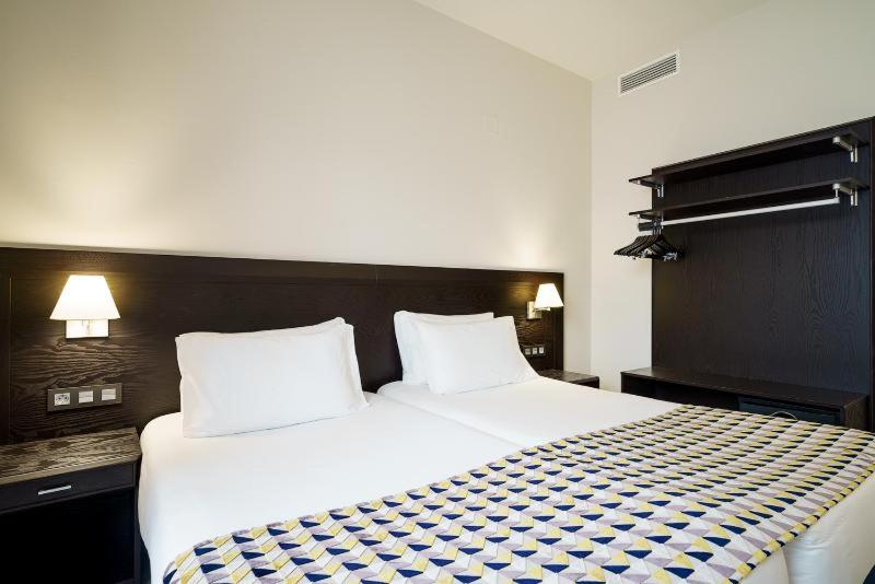 Room #40680513 image 3