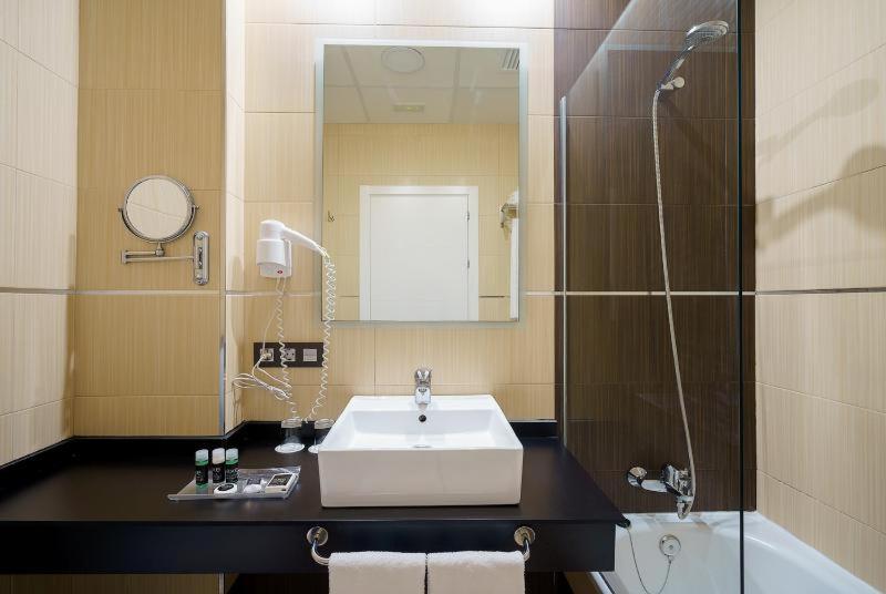 Room #40680513 image 2