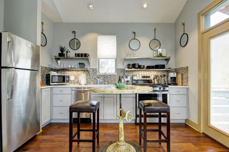 one bedroom house image 2