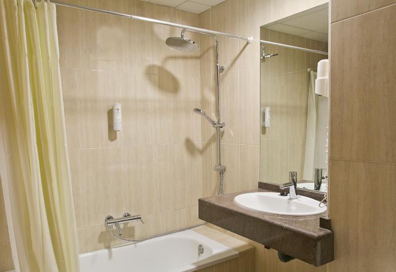 Room #1908712 image 4