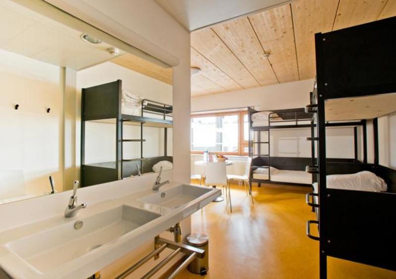6-Bed Room with Bathroom image 1