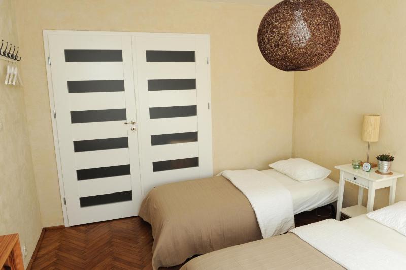 Two-Bedroom Apartment - ul. Słodowiec image 4
