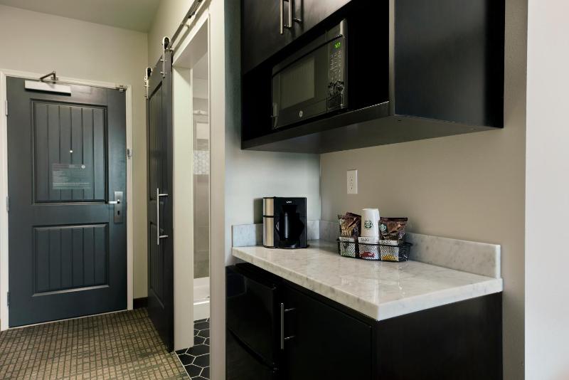2 Queen Suite image 3