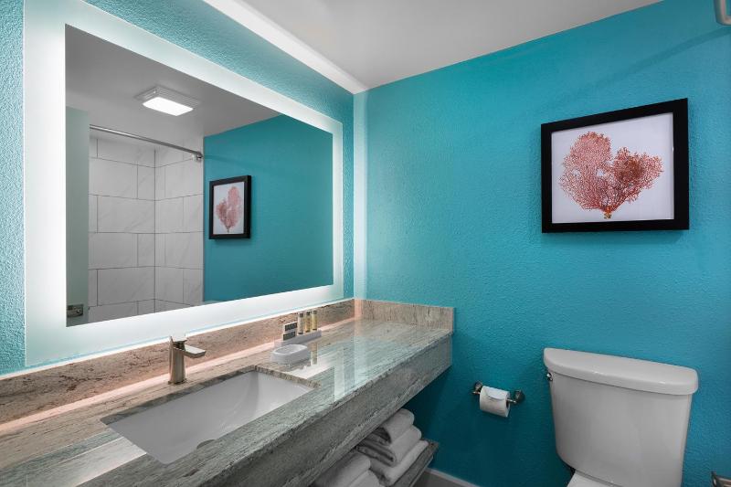 Oceanfront Room image 2