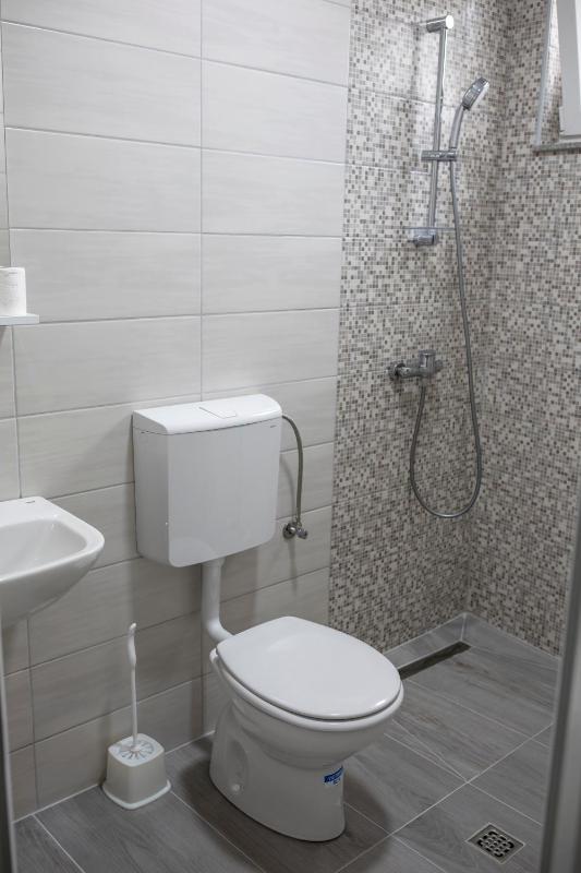 Double or Twin Room with Private Bathroom image 2