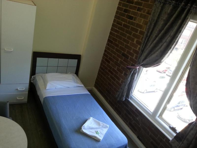Single Room with Private Bathroom image 4