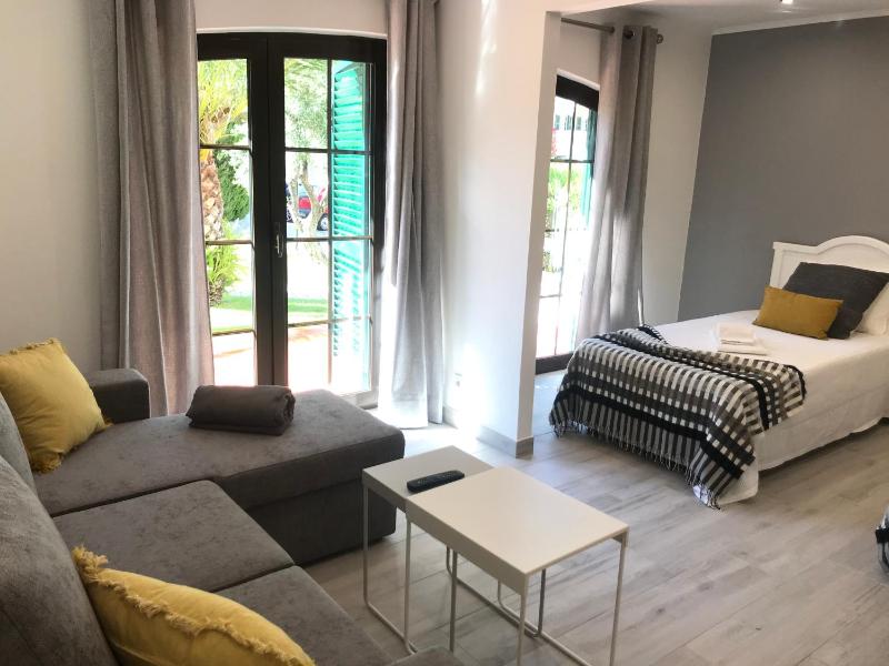 Studio Apartment image 3