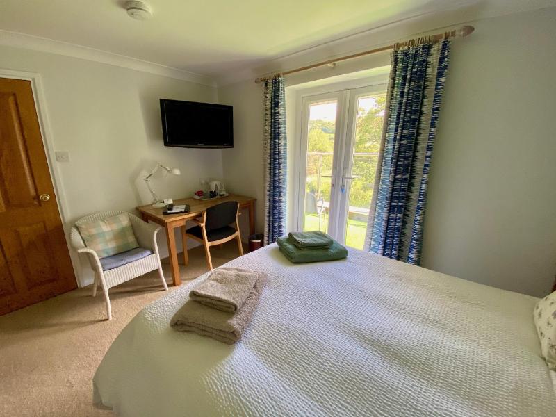 Double Room with River View image 4