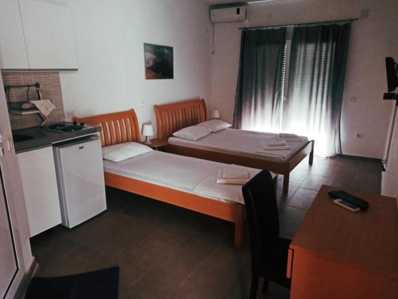 Deluxe Twin Room image 2