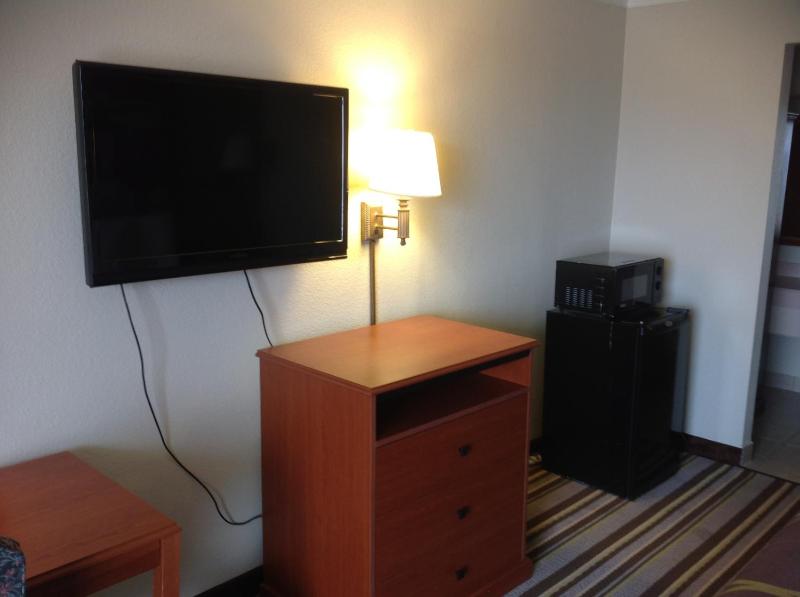 King Room - Disability Access - Non-Smoking image 2