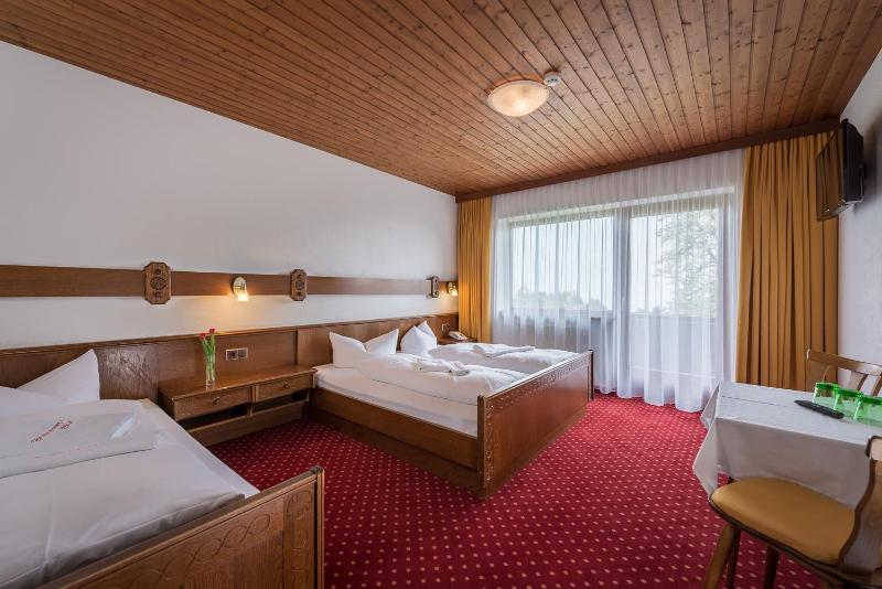 Double Room with Balcony (2 Adults + 1 Child) image 1