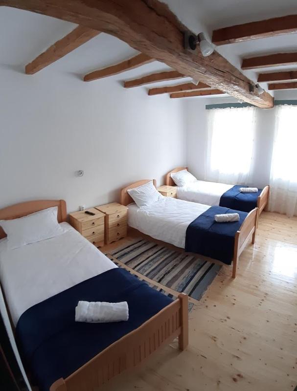 Triple Room with Private Bathroom image 1