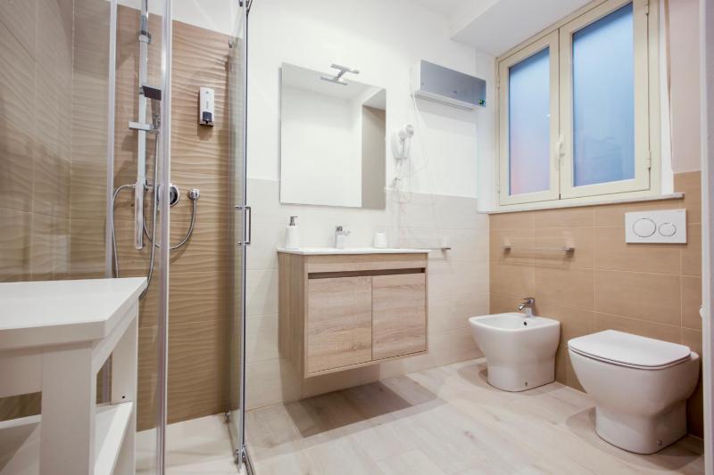 Superior Double Room with Sea View image 3