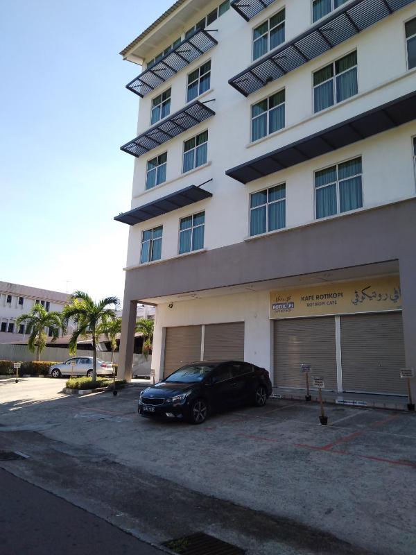 Ginasuite Hotel - image 12