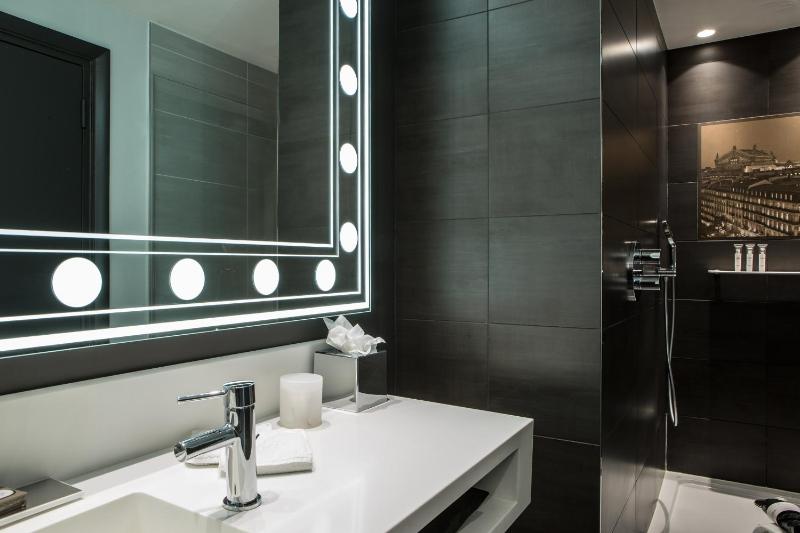 Superior Twin Room image 1