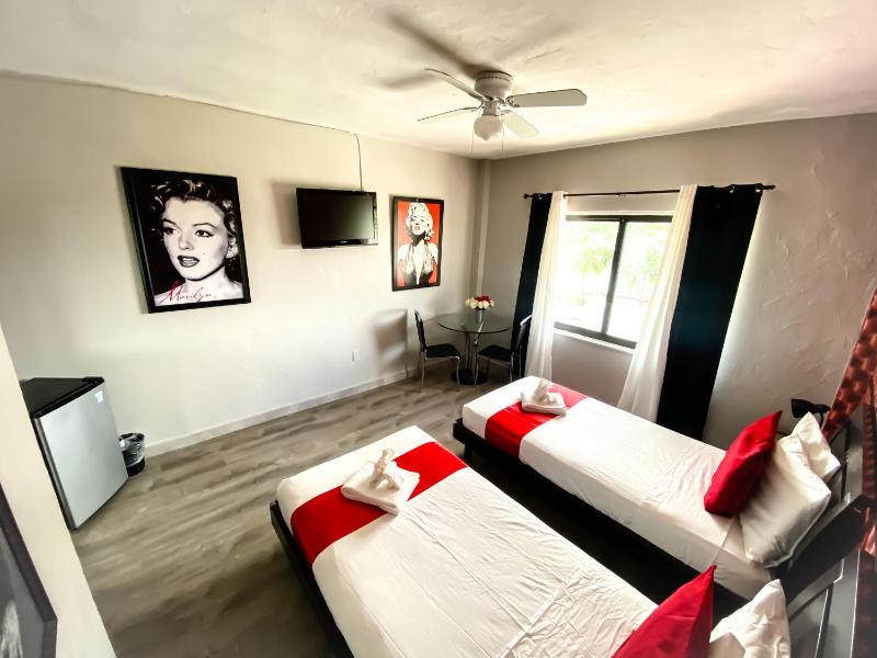 Standard Twin Room (Fully Renovated) image 1