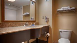 King Room with Mobility Access and Bathtub with Grab Bars, Non-Smoking image 2