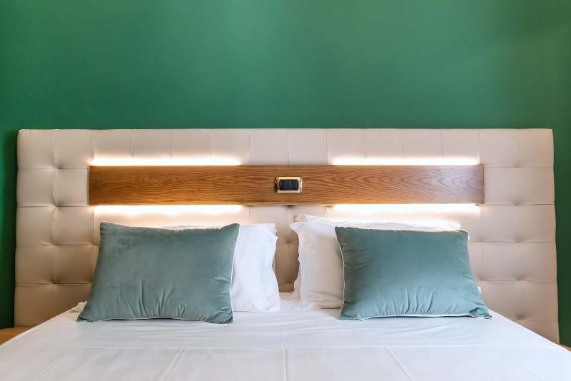 Economy Double Room image 4