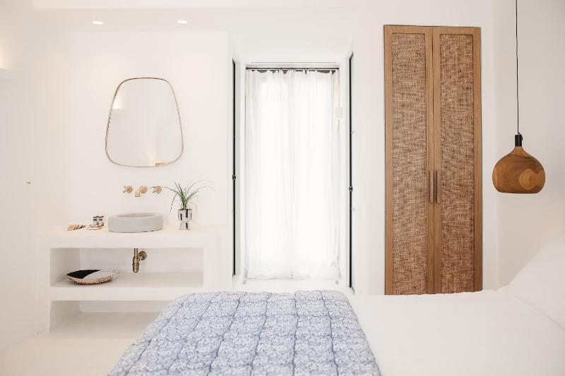 Superior Suite image 3