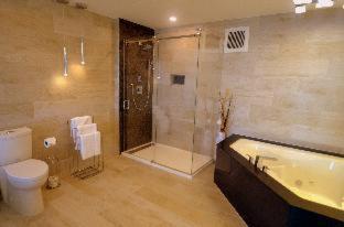 Room #7862920 image 2