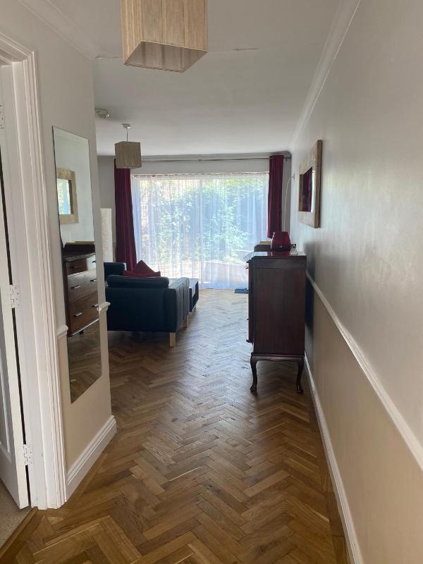Large Executive Apartment  image 3