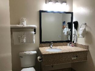 Room #2444107 image 3