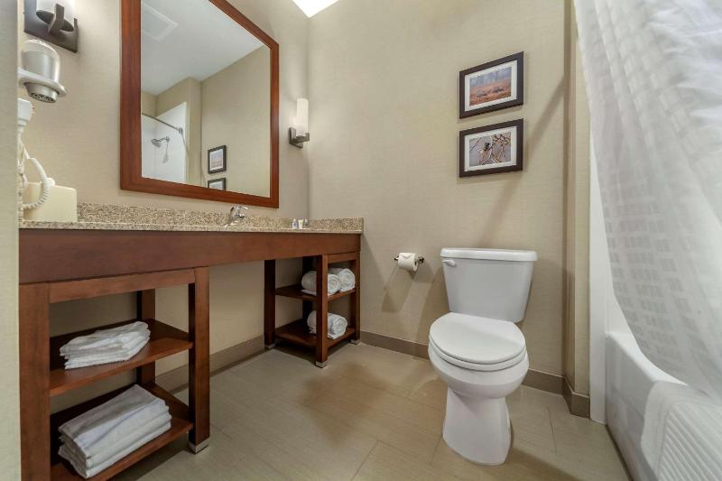 King Suite - Non-Smoking image 2