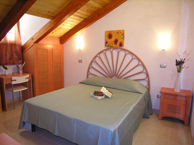 One-Bedroom Apartment image 3