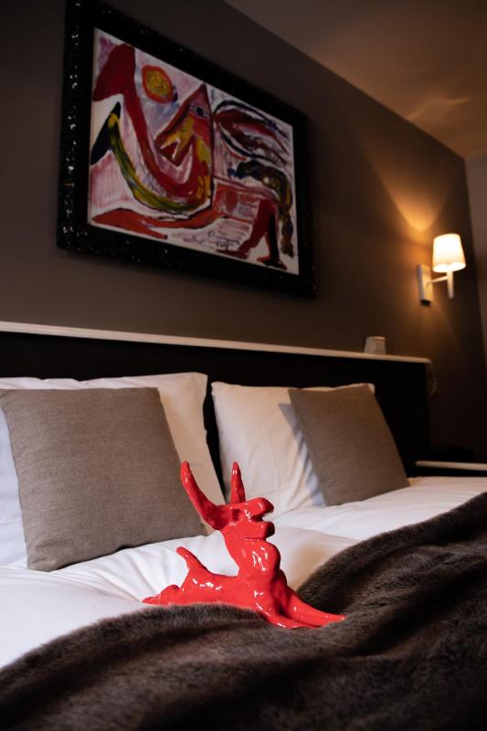 Double or Twin Room image 3