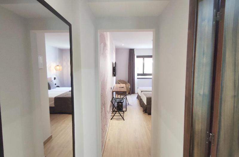 Triple Room image 2