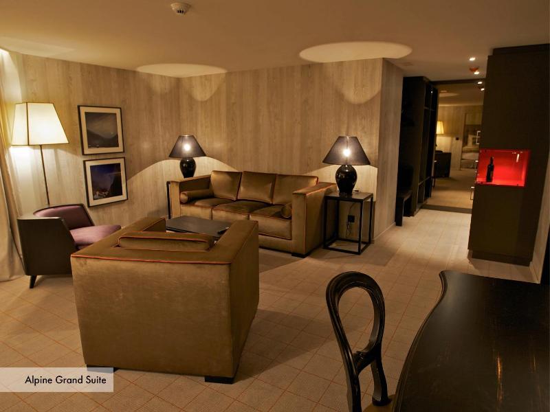 Deluxe Junior Suite image 3