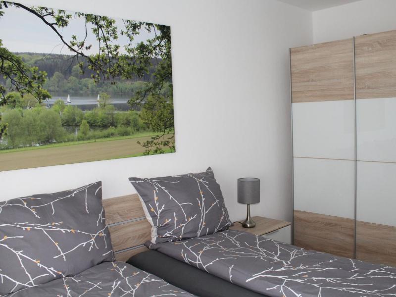 One-Bedroom Apartment image 4