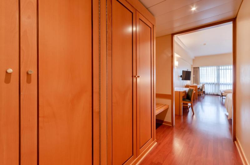 Standard Family Room image 3