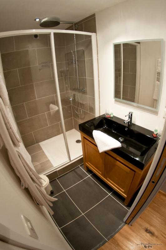 Quadruple Room image 2