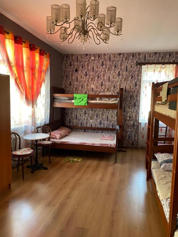 8-Bed Mixed Dormitory Room image 2