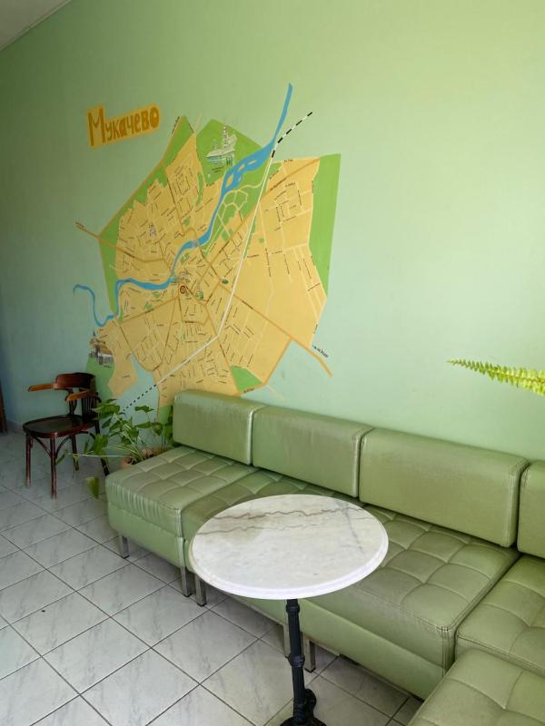 8-Bed Mixed Dormitory Room image 4