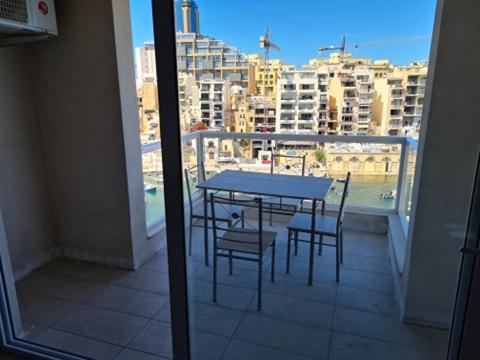 St Julians Bay Sea Front Apartments - image 14
