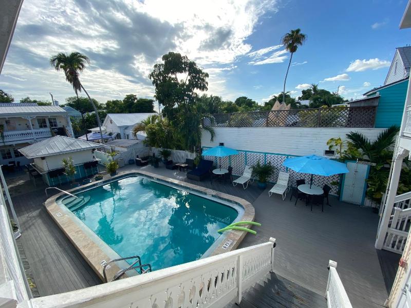 The Palms Hotel - image 15