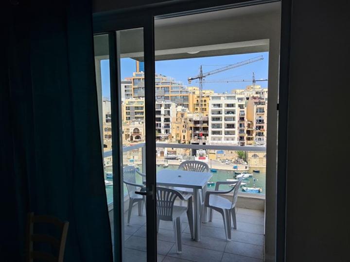 St Julians Bay Sea Front Apartments - image 4