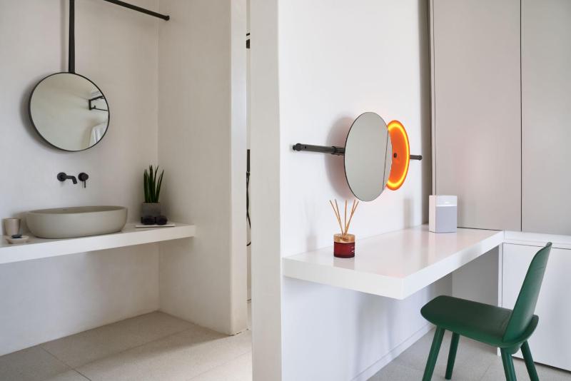 Rubi Suite with Heated Plunge Pool and Caldera View image 3