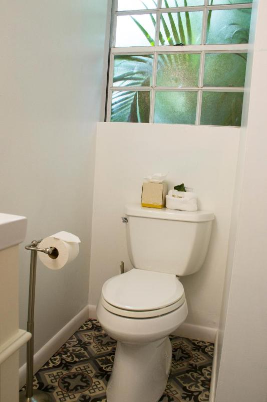 Classic Queen Room image 3