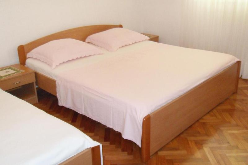 One-Bedroom Apartment image 1