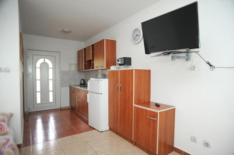 One-Bedroom Apartment with Terrace and Sea View image 2