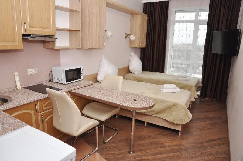 Standard Twin Room image 3