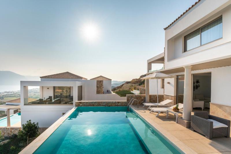 Suite With Private Pool and Sea View image 1