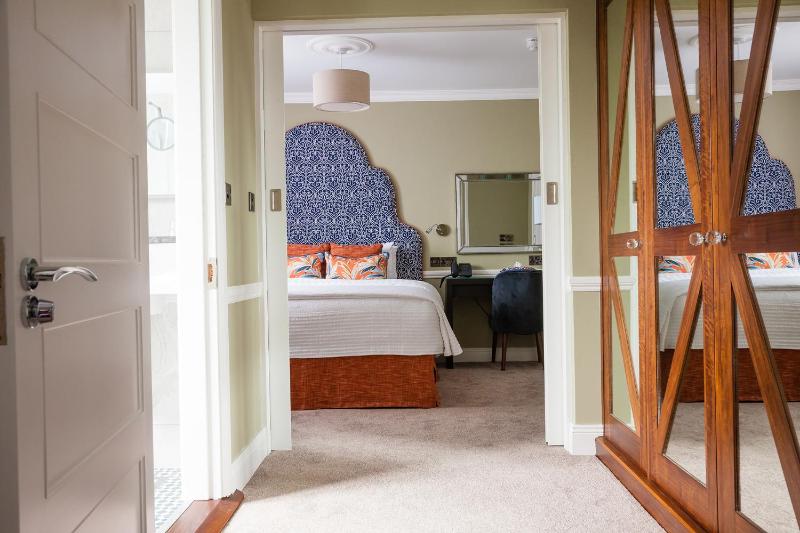 One-Bedroom Suite image 2