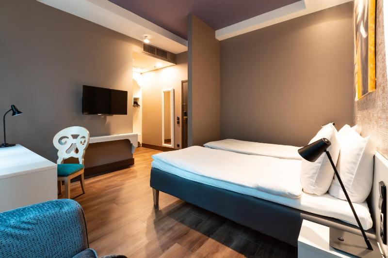 Standard Room image 2
