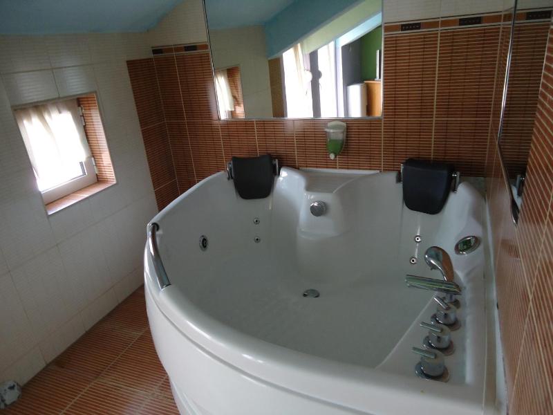 One-Bedroom Suite with Balcony image 2